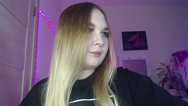 Greeenfriends6969 online show from December 2024 07:57:01 PM