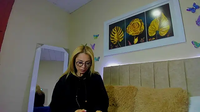 Snapshot of emagarcia chatting on September 2025 11:03:01 AM emagarcia online show from September 2025 11:03:01 AM