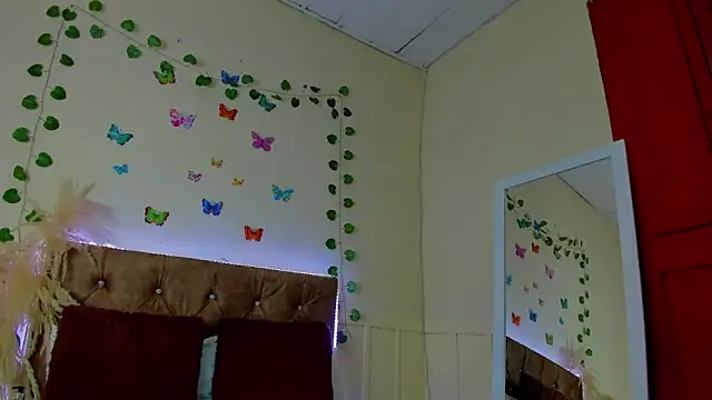 Snapshot of emagarcia chatting on October 2025 11:21:02 AM emagarcia online show from October 2025 11:21:02 AM