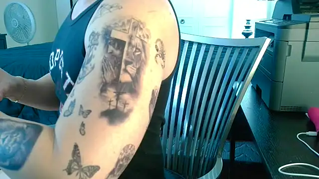 Aaron Rose25 online show from December 2025 03:47:02 AM