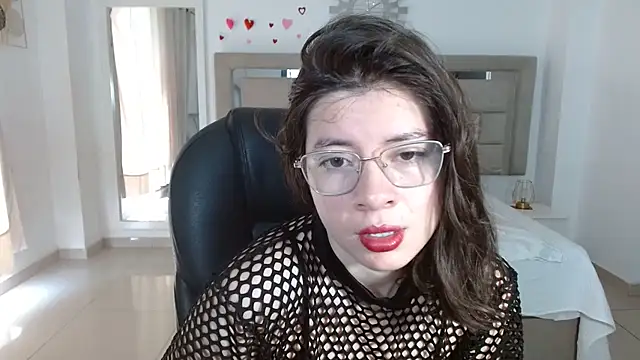 zoecruzz online show from September 2025 02:54:01 PM