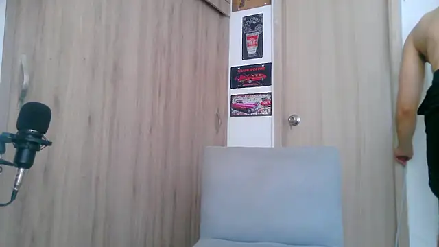 Aaron kwok28 online show from October 2025 05:00:01 PM