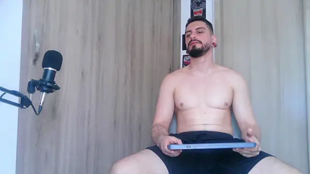 Aaron kwok28 online show from October 2025 09:26:02 PM