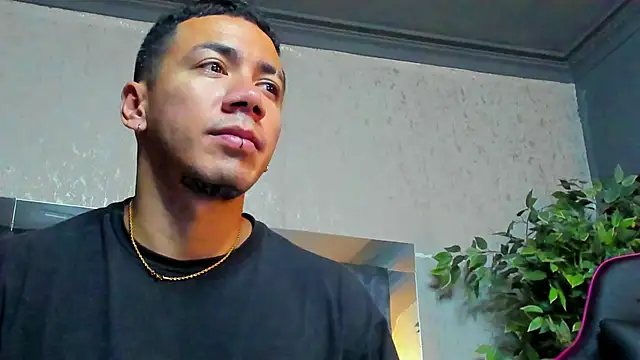 Snapshot of marc_ginale chatting on November 2025 01:21:02 PM marc ginale online show from November 2025 01:21:02 PM