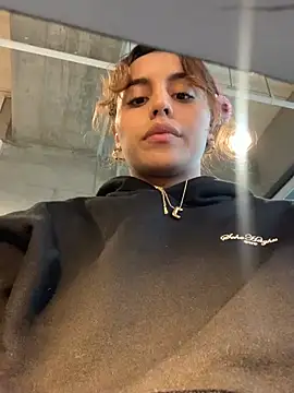 Snapshot of Katee_Jones chatting on January 2025 10:37:02 PM Katee Jones online show from January 2025 10:37:02 PM