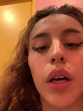 Snapshot of Katee_Jones chatting on January 2025 09:40:02 PM Katee Jones online show from January 2025 09:40:02 PM