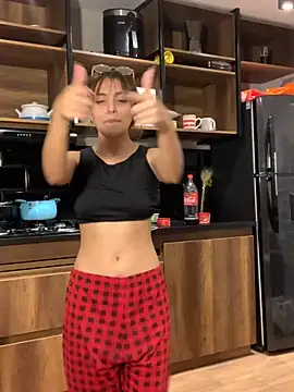 Snapshot of Katee_Jones chatting on January 2025 03:29:01 AM Katee Jones online show from January 2025 03:29:01 AM