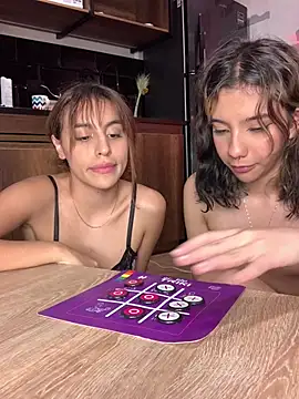 Snapshot of Katee_Jones chatting on January 2025 01:24:01 AM Katee Jones online show from January 2025 01:24:01 AM