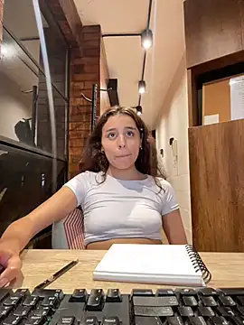 Snapshot of Katee_Jones chatting on March 2025 01:46:02 AM Katee Jones online show from March 2025 01:46:02 AM