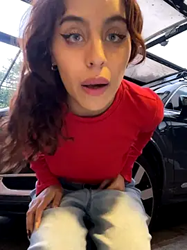 Snapshot of Katee_Jones chatting on October 2025 10:33:01 PM Katee Jones online show from October 2025 10:33:01 PM