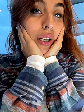 Snapshot of Katee_Jones chatting on November 2025 10:20:02 PM Katee Jones online show from November 2025 10:20:02 PM