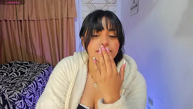 Snapshot of _laina_ chatting on February 2025 05:15:02 AM laina online show from February 2025 05:15:02 AM