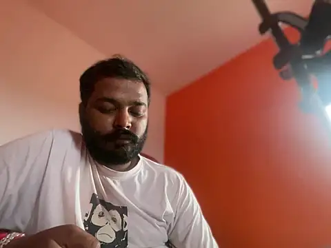 Snapshot of manoj_master chatting on May 2026 09:06:02 AM manoj master online show from May 2026 09:06:02 AM
