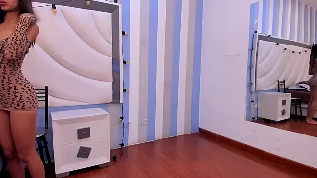 Snapshot of BritneyCollins chatting on April 2026 01:27:01 PM BritneyCollins online show from April 2026 01:27:01 PM