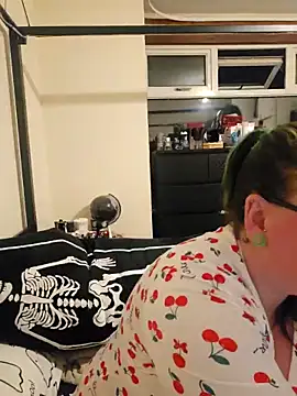 Bunny Cummings online show from September 2025 10:20:02 PM