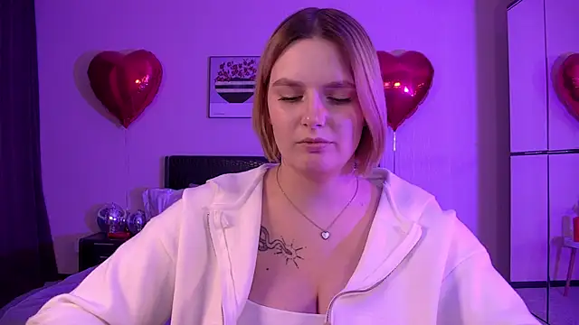 DianeMills online show from February 2025 10:09:01 PM