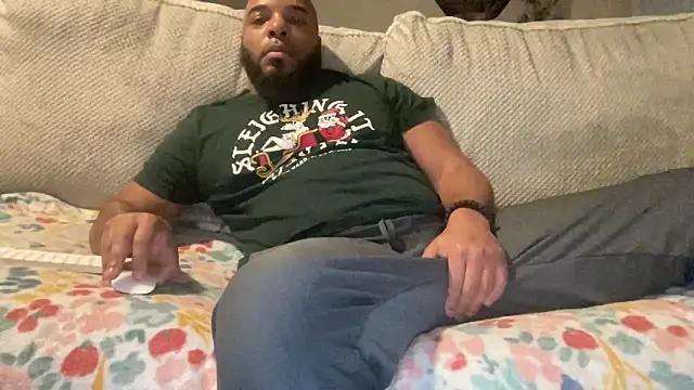 Snapshot of Bbcfun44 chatting on December 2024 01:21:02 PM Bbcfun44 online show from December 2024 01:21:02 PM