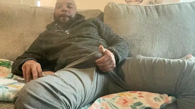 Snapshot of Bbcfun44 chatting on February 2025 10:31:01 PM Bbcfun44 online show from February 2025 10:31:01 PM