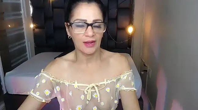 margot smith  online show from March 2025 12:30:02 PM