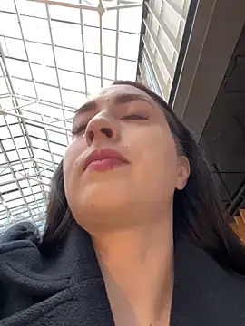 Holly Play online show from February 2025 08:29:01 AM