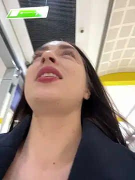 Holly Play online show from February 2025 08:21:01 AM