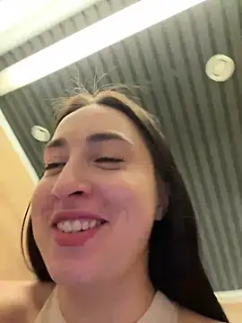 Holly Play online show from March 2025 02:23:02 PM