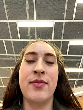 Holly Play online show from September 2025 11:10:01 AM