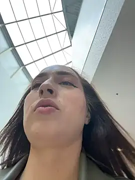 Holly Play online show from October 2025 09:09:01 AM