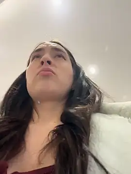 Holly Play online show from February 2026 12:04:02 PM