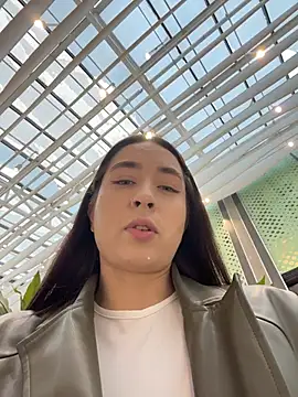 Holly Play online show from April 2026 11:55:02 AM