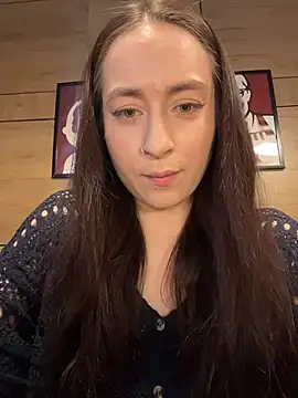 Snapshot of Holly_Play chatting on May 2026 12:10:01 PM Holly Play online show from May 2026 12:10:01 PM