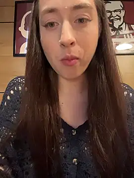 Snapshot of Holly_Play chatting on May 2026 10:01:01 AM Holly Play online show from May 2026 10:01:01 AM