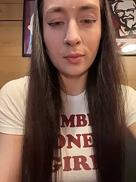 Snapshot of Holly_Play chatting on June 2026 10:05:02 AM Holly Play online show from June 2026 10:05:02 AM