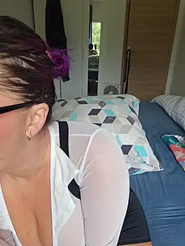 Chaudesquirt online show from June 2026 09:15:01 AM