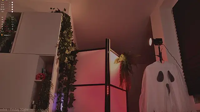 MichaellaMoon online show from October 2025 05:36:01 PM