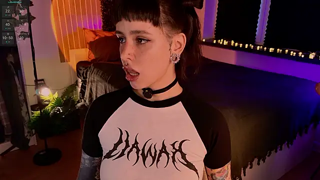 Snapshot of MichaellaMoon chatting on March 2026 02:54:02 PM MichaellaMoon online show from March 2026 02:54:02 PM