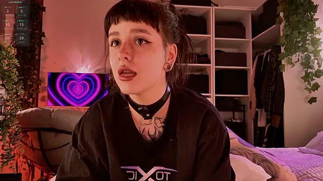 Snapshot of MichaellaMoon chatting on March 2026 05:27:02 PM MichaellaMoon online show from March 2026 05:27:02 PM