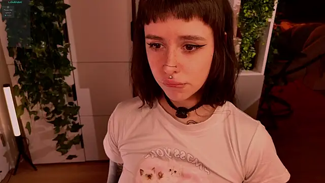 Snapshot of MichaellaMoon chatting on April 2026 06:48:02 PM MichaellaMoon online show from April 2026 06:48:02 PM