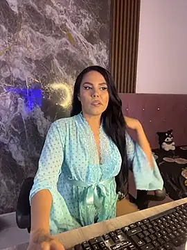 Snapshot of nicol_jone1 chatting on June 2026 10:11:01 PM nicol jone1 online show from June 2026 10:11:01 PM