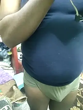 Snapshot of ShelfyOfferer chatting on December 2025 06:34:01 PM ShelfyOfferer online show from December 2025 06:34:01 PM