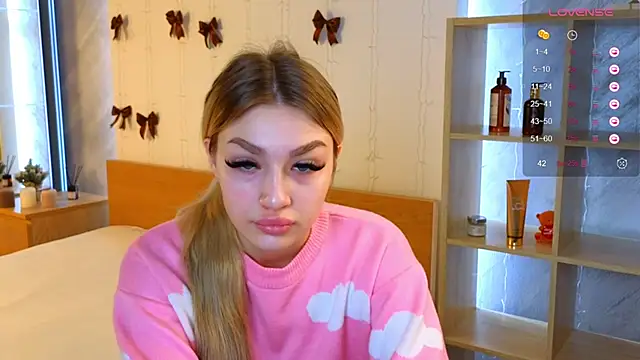 Snapshot of Ella_Milla chatting on December 2024 05:26:02 AM Ella Milla online show from December 2024 05:26:02 AM