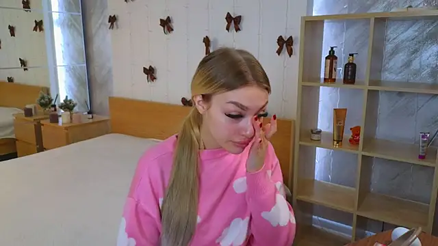 Snapshot of Ella_Milla chatting on December 2024 05:26:01 AM Ella Milla online show from December 2024 05:26:01 AM