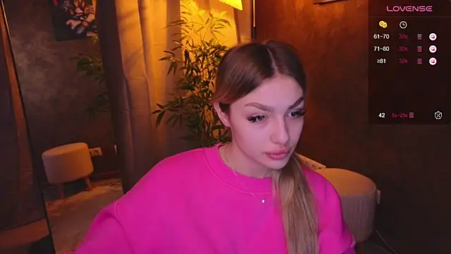 Snapshot of Ella_Milla chatting on January 2025 05:30:02 AM Ella Milla online show from January 2025 05:30:02 AM