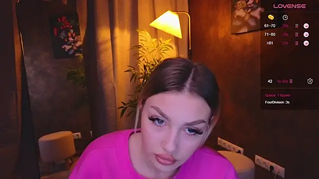 Snapshot of Ella_Milla chatting on January 2025 12:42:02 PM Ella Milla online show from January 2025 12:42:02 PM