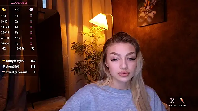 Snapshot of Ella_Milla chatting on January 2025 08:49:02 AM Ella Milla online show from January 2025 08:49:02 AM