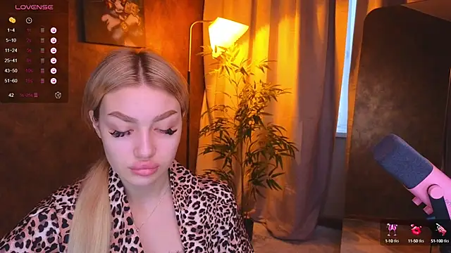 Snapshot of Ella_Milla chatting on January 2025 06:02:02 AM Ella Milla online show from January 2025 06:02:02 AM