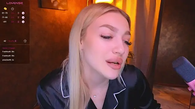 Snapshot of Ella_Milla chatting on January 2025 12:14:01 PM Ella Milla online show from January 2025 12:14:01 PM