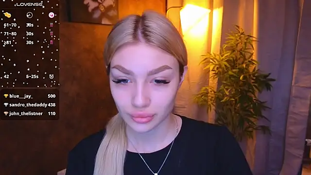 Snapshot of Ella_Milla chatting on January 2025 05:37:02 AM Ella Milla online show from January 2025 05:37:02 AM