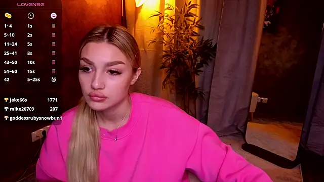 Snapshot of Ella_Milla chatting on January 2025 11:48:01 AM Ella Milla online show from January 2025 11:48:01 AM