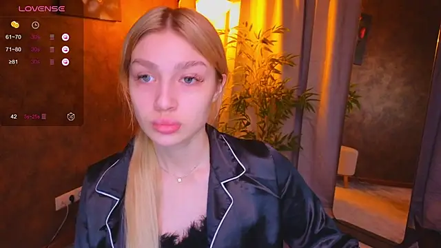 Snapshot of Ella_Milla chatting on January 2025 05:47:02 AM Ella Milla online show from January 2025 05:47:02 AM